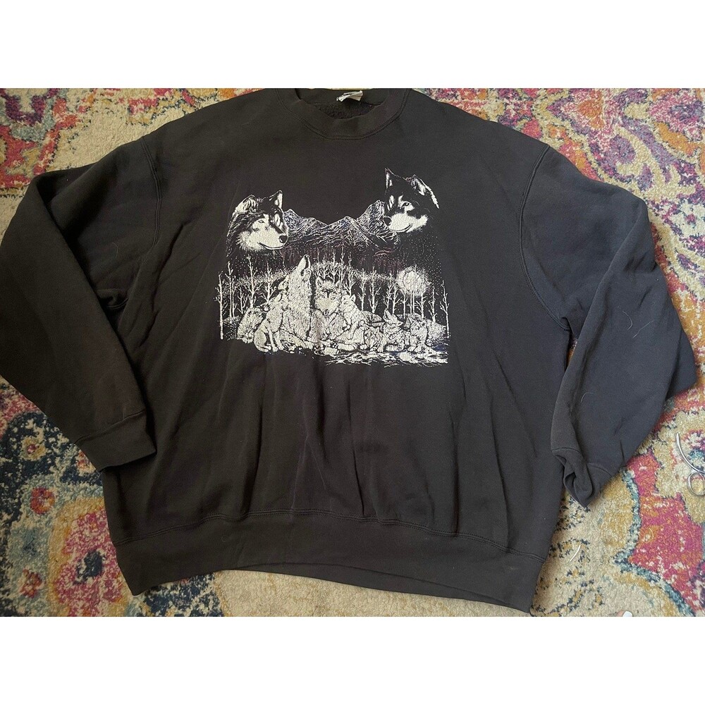 Vintage 1980s Wolf Theme Graphic Raglan Crewneck